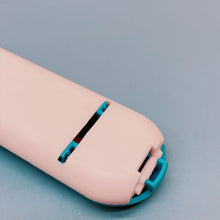 Load image into Gallery viewer, Squeeze Spoon For Cats